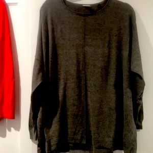 Cabi relaxed fit sweater.  Large.  Good condition